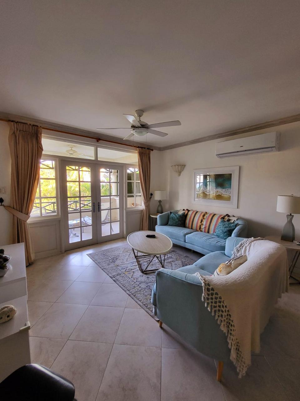 Living and dining area 2