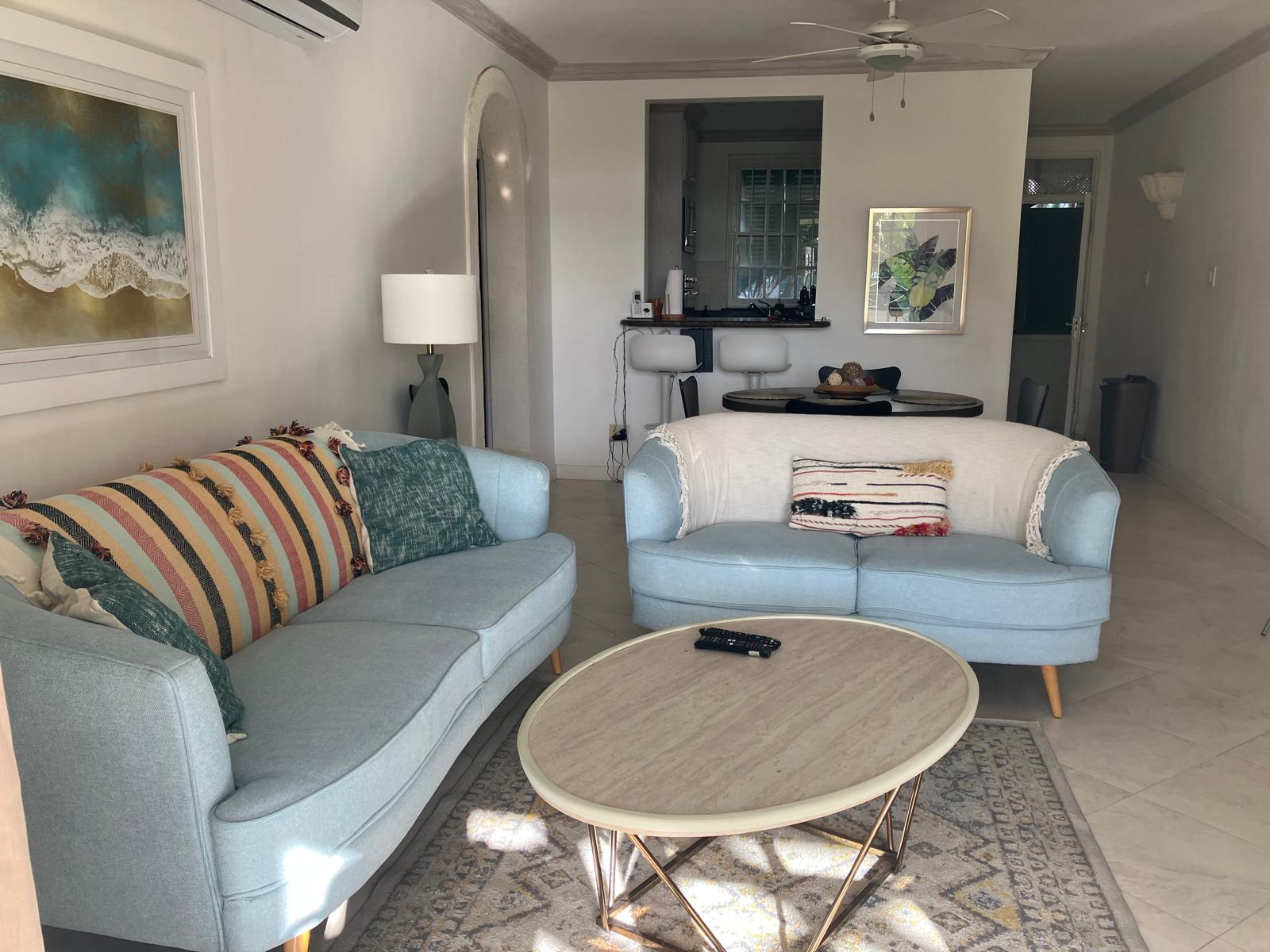 Living and dining area 3