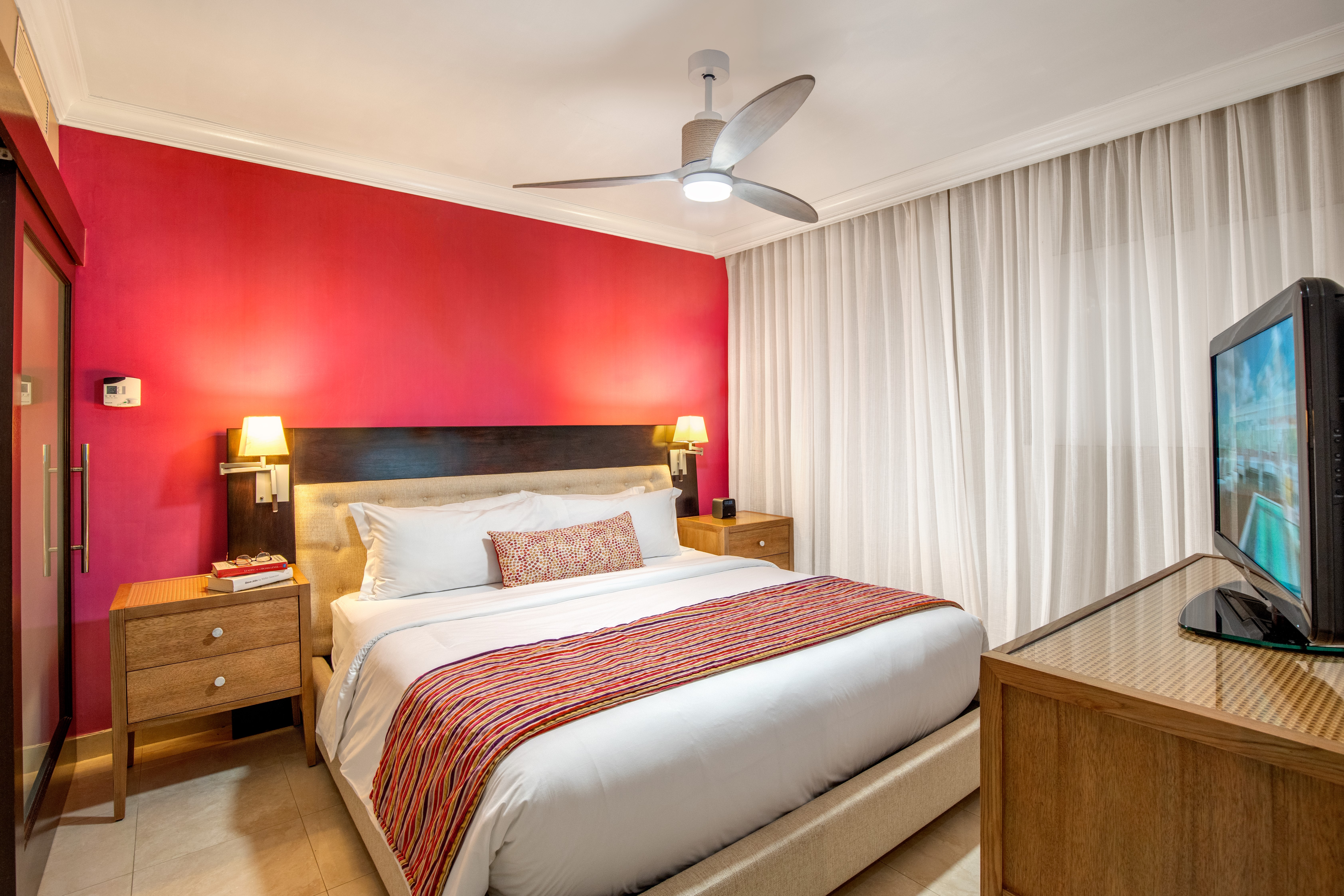 O2 Beach Club Luxury Concierge One Bedroom Oceanfront Suite 1