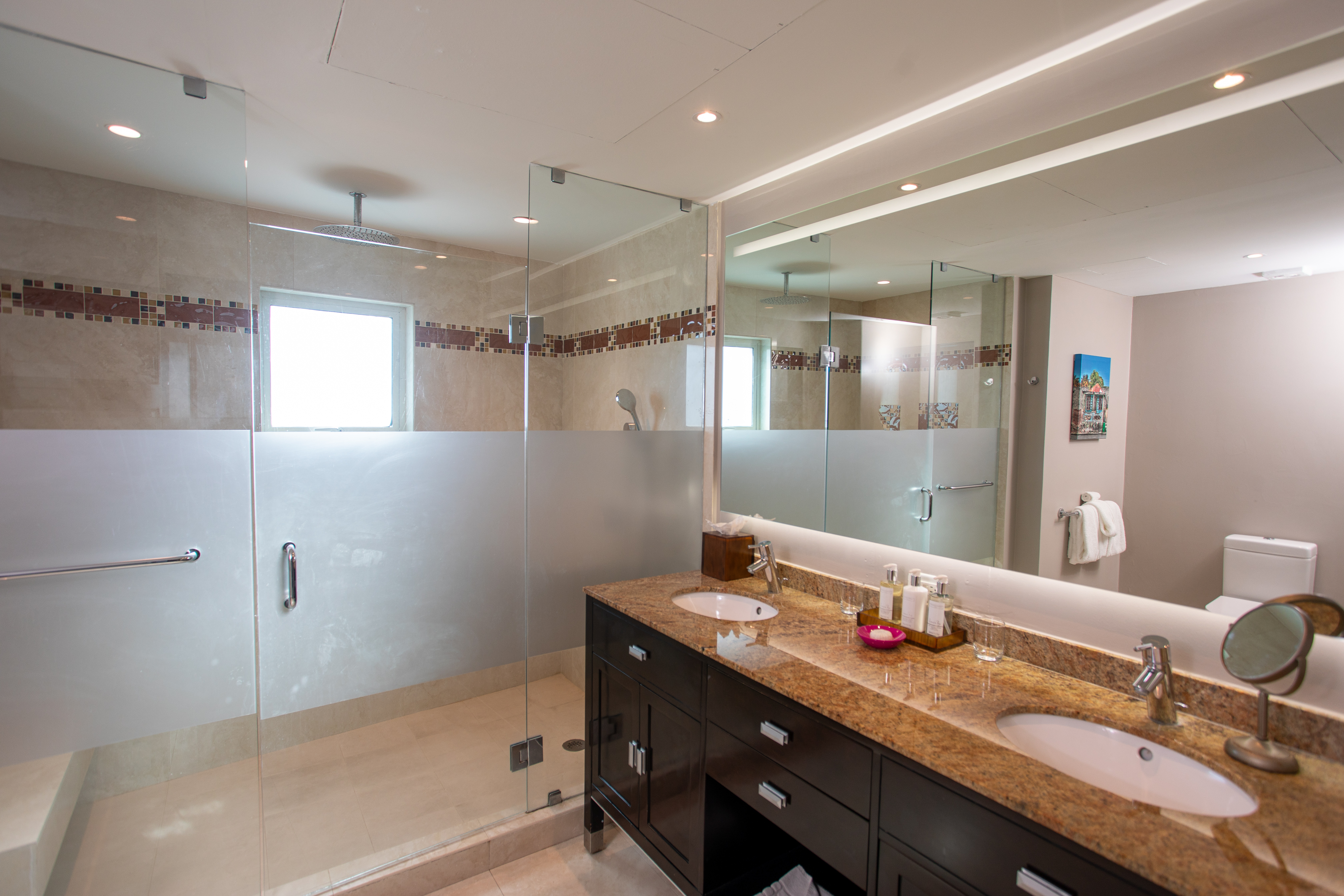 O2 Beach Club Luxury Concierge One Two Bedroom Suite Bathroom 1
