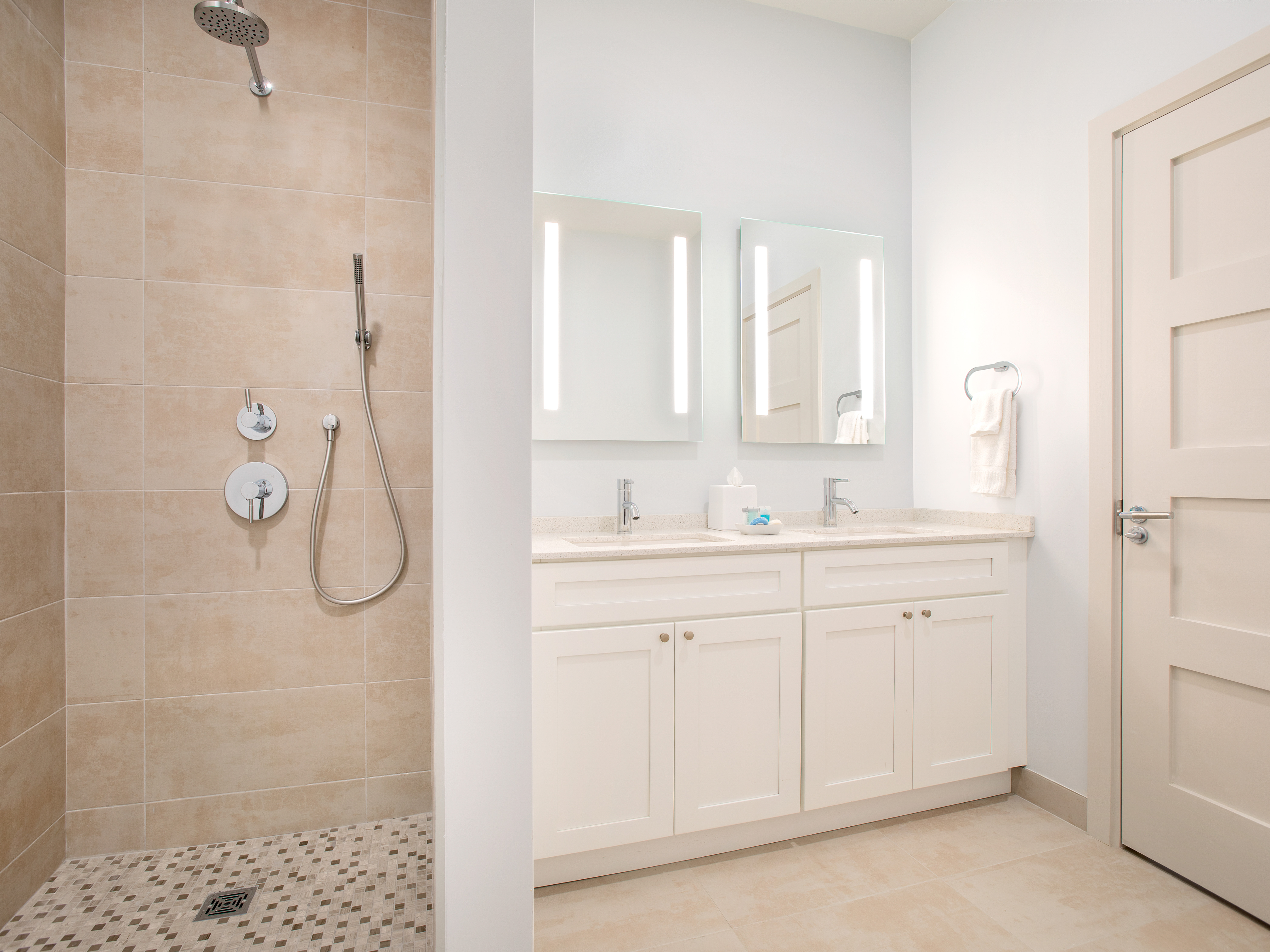 Ylang Ylang Villas Bathroom2