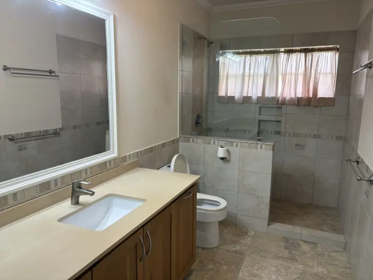 Millenium Heights Bathroom 2 768x576