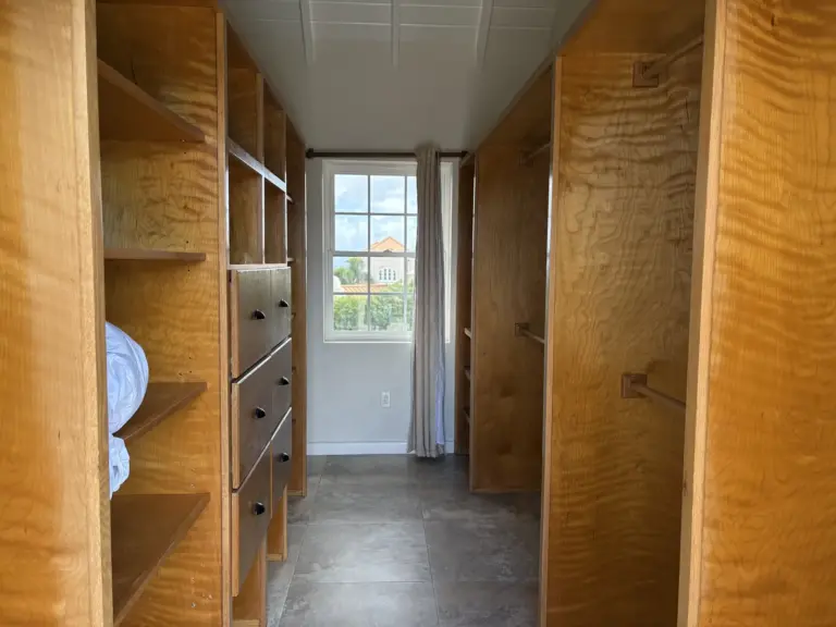 Millenium Heights Closet 768x576