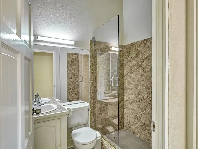 Polamar Bathroom 2