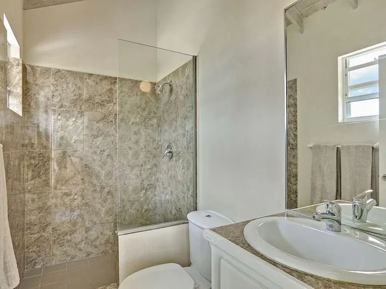 Polamar Bathroom